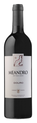 bottle of meandro douro red wine
